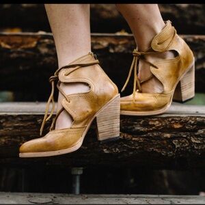 Freebird Flame Booties sz 9